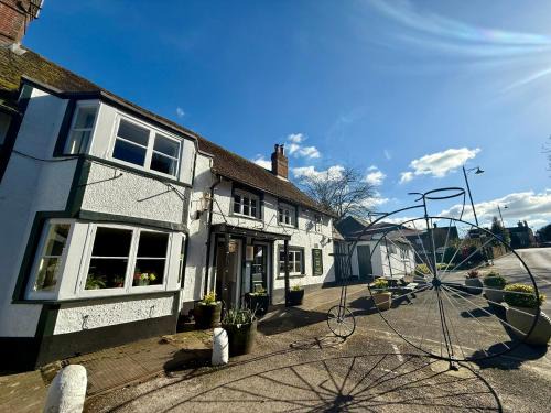 Petworth Hotel | The Stonemasons Inn