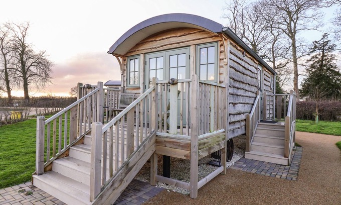 Ryther Cottage | THE STORYTELLER, romantic, with a garden in Tadcaster