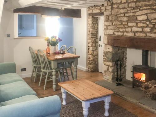 Dursley House | The Street Cottage