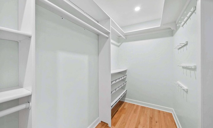 Columbus House | The Suburban Nest - For 6!