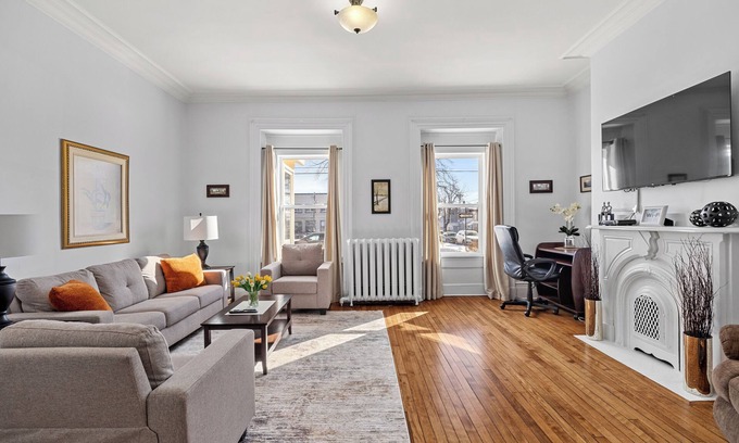 Queens Square Apartment | The Suites on Olde King Square Downtown Ch'town