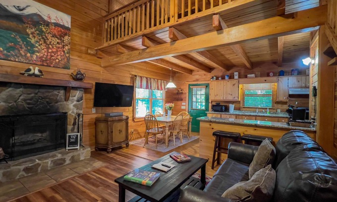 Warm Springs Cabin | The Summit