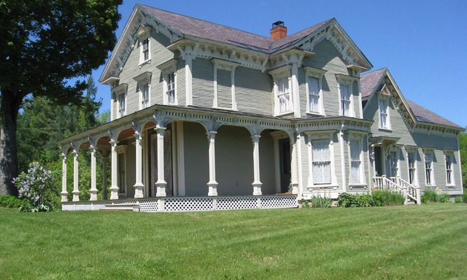 Mount Holly House | The Sun is Gorgeous! Fun Local Events are Here!
