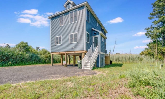 Deep Hole House | The Suncatcher - Great Island Location!