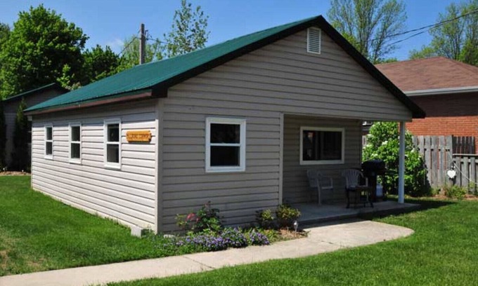 Port Elgin House | The Sunset Cottage Park Port Elgin - Cottage #1 - Mill Road Corner