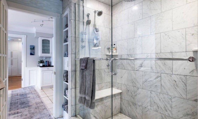 St. Matthews Condo | The Sweet Spot! - Live Like a Local