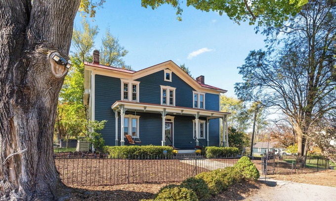 Bakerstown Other | The Tea House + Hot Tub