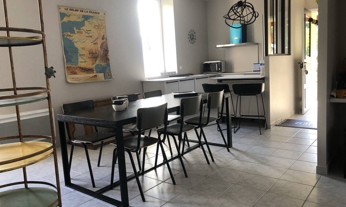Illier-et-Laramade Apartment | The teacher's'apartment - SCHOOL OF ILLIER