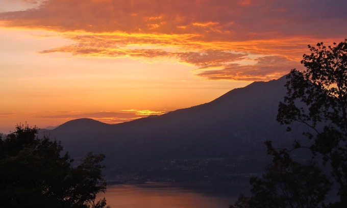 Torri del Benaco Villa | The terrace - vacation home with lake view