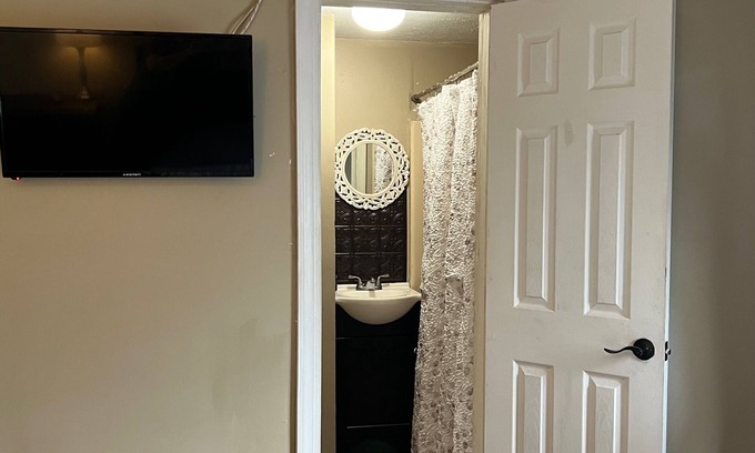 Jacksonville Hotel | The Travelers Inn
