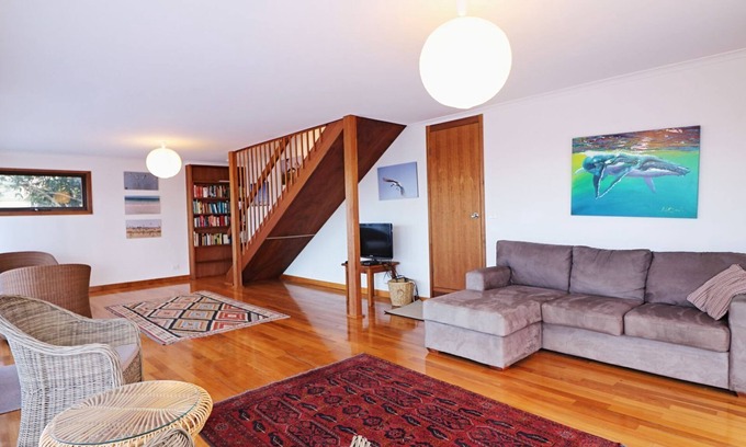 Eden House | The Tree House Eden - 3 Bedroom house with Stunning bushland setting - 2+ nights