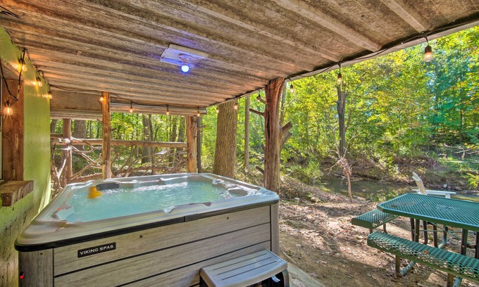 Summerville Cabin | 'The Treehouse Cabin' Creekside Home w/ Hot Tub!