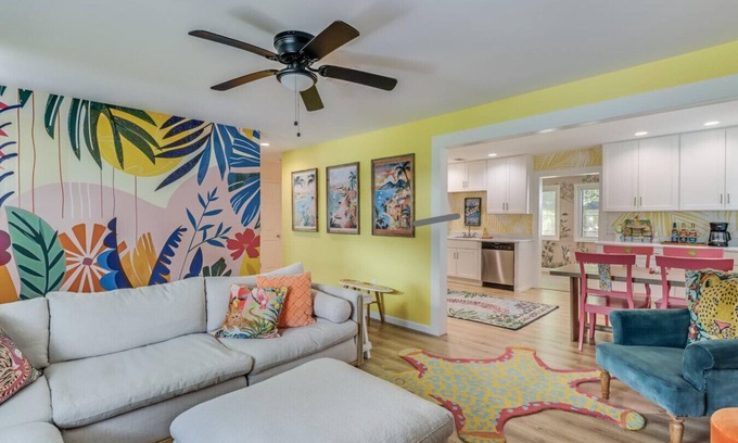 Long Beach Apartment | The Tropical Cottage