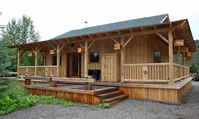 Moricetown House | The TTT Cabin - L.D.R.