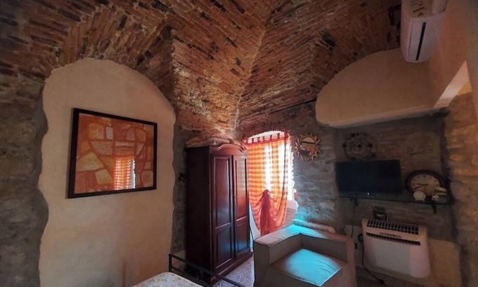Bordighera House | The typical 18th century Ligurian tower terrace in the quaint village