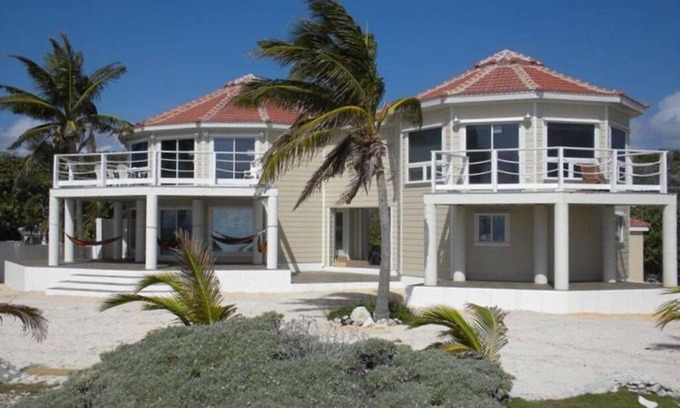 West End House | THE ULTIMATE LUXURY BOTANICAL FAMILY ESTATE VERY LARGE 3,480 SQFT ON THE BEACH!