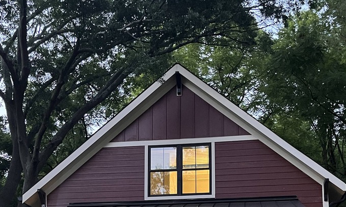 Biddleville House | The Uptown Cottage! 5 min to uptown! INCLUDED BREAKFAST