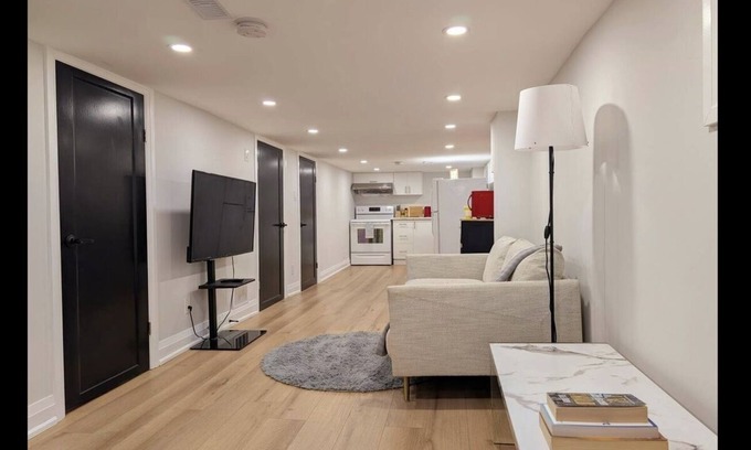 Hamilton House | The Urban Hideaway | Stylish Stay | Prime Spot