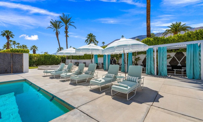 Uptown Design District Hotel | The Velvet Rope