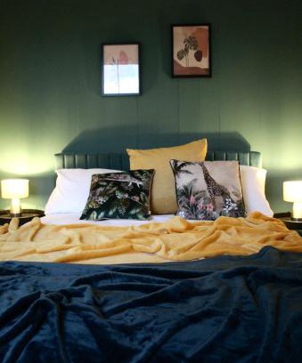 Colchester House | The Velveteen Townhouse