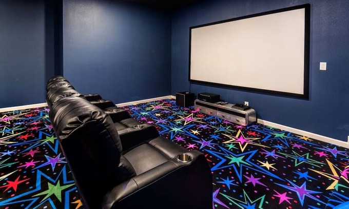 Kissimmee House | The Venue Mansion 15 Bedrooms 16BR Lakefront, Pool/Jacuzzi, Theater Near Disney