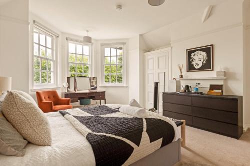 Tooting House | The Vicarage Tooting, SW17