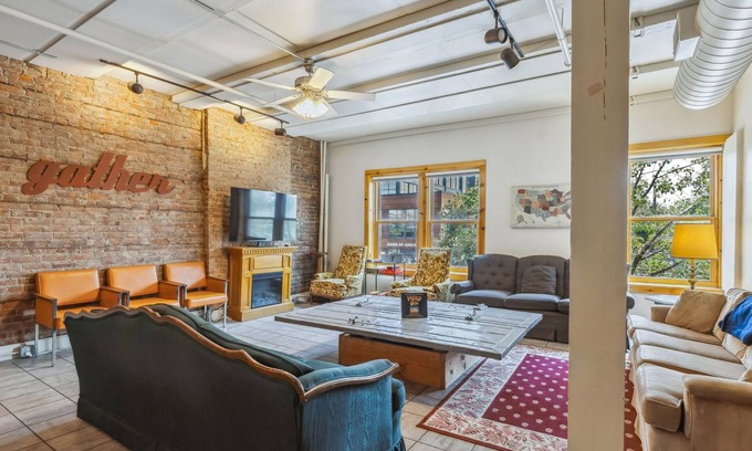 Ohio City Apartment | The Victor Full - Cleveland's Urban Lodge - Sleep 51!