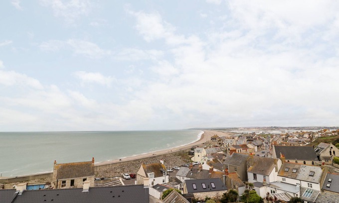 Portland Cottage | THE VIEW, family friendly in Fortuneswell
