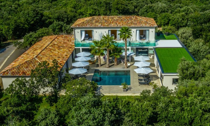 Chamaret Villa | The Villa of the Maison d'Ambrine 5 stars