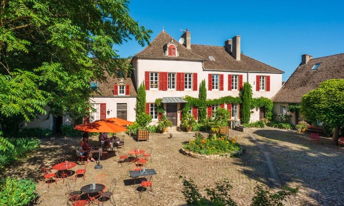 Montagny-les-Beaune House | The Village MUSCADE ROOM