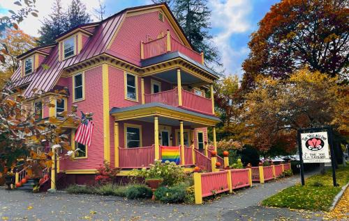 Woodstock Bed & Breakfast | The Village Inn of Woodstock
