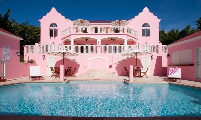 Runaway Bay Hotel | The Villas at Sunset Lane