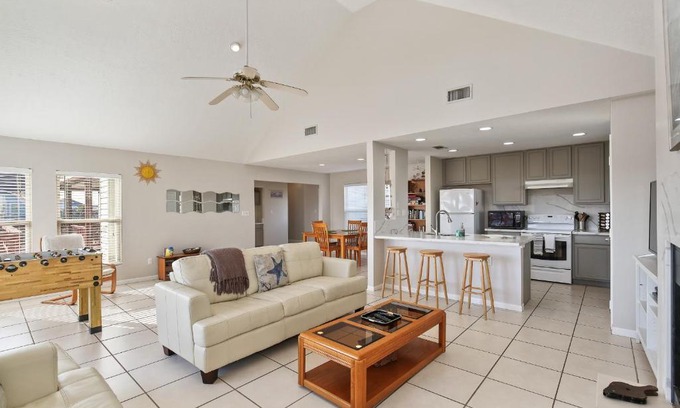 Galveston House | The Vista of Palm Beach