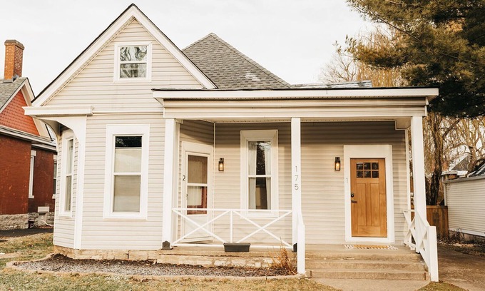 Lexington Apartment | The Walton House #1, A beautifully furnished cottage in the heart of Lexington