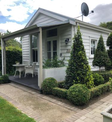Matamata House | The Wash-House historic Cottage Close to Hobbiton & Fieldays