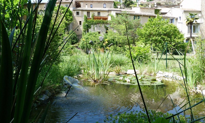 Mollans-sur-Ouveze Cottage | The wealth of nature in the heart of a village