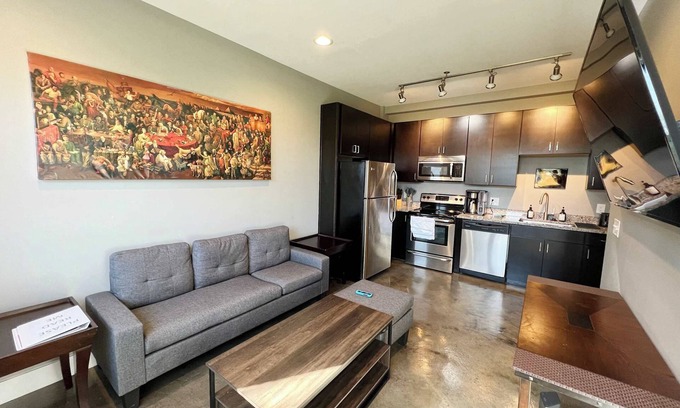 Roanoke Apartment | The West End Flats Su