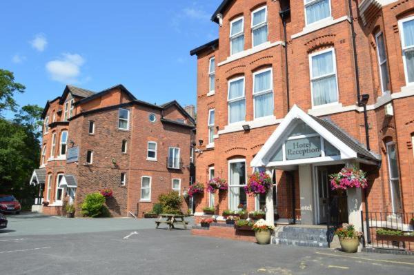 Manchester Apartment | The Westlynne Apartments