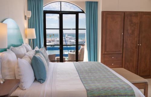 La Paz Hotel | The Westmarine Waterfront Hotel