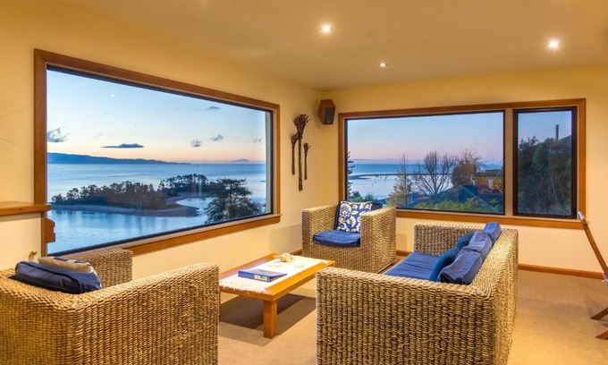 Britannia Heights House | The Wheelhouse Inn