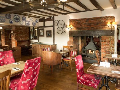 Stoke Ash House | The White Horse Inn