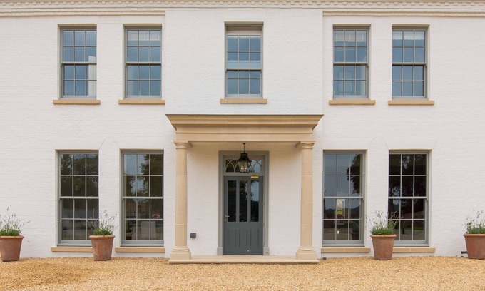 Deepdale Bed & Breakfast | The White House