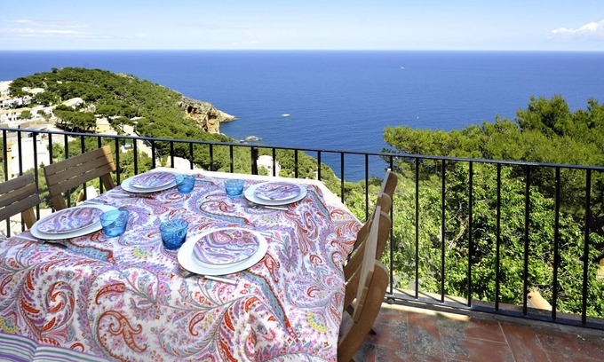 Aiguablava House | THE WHITE HOUSE IN BEGUR WITH SEA VIEWS & SWIMING POOL