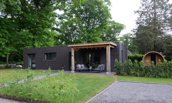 Voorthuizen House | The White Oak - Luxe 4 persoons bungalow met prive sauna