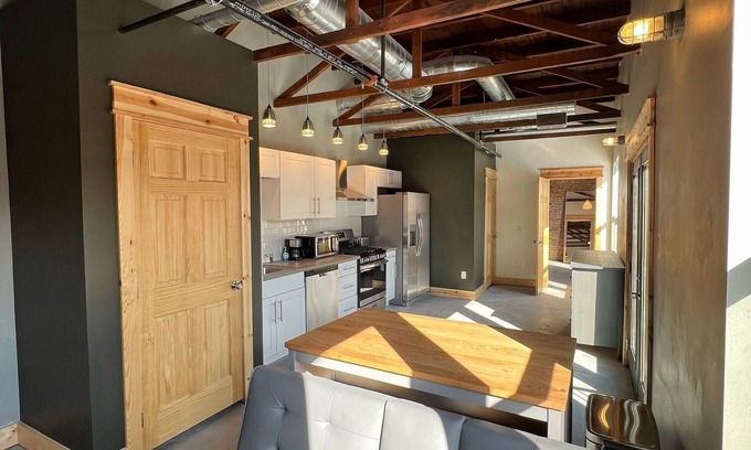 Ogden Apartment | The Windsor on Historic 25th
