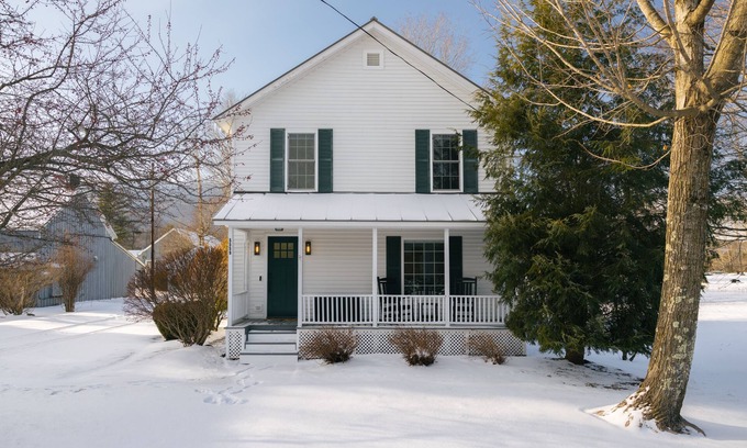 Manchester Center House | The Winterberry Farmhouse: in-town modern retreat