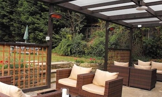 Dyke Hotel | The Wishing Well