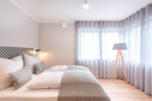 Unterrath Apartment | The Woodmans Airport Boardinghouse
