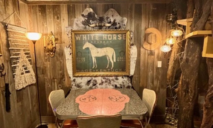 Huntsville House | The World-Famous Cowboy Hat House