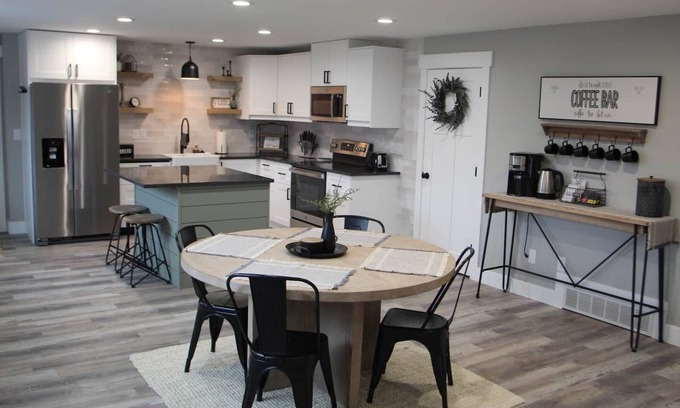 Farr West House | The Wright Retreat- Private Entry w/Sauna & Hot Tub